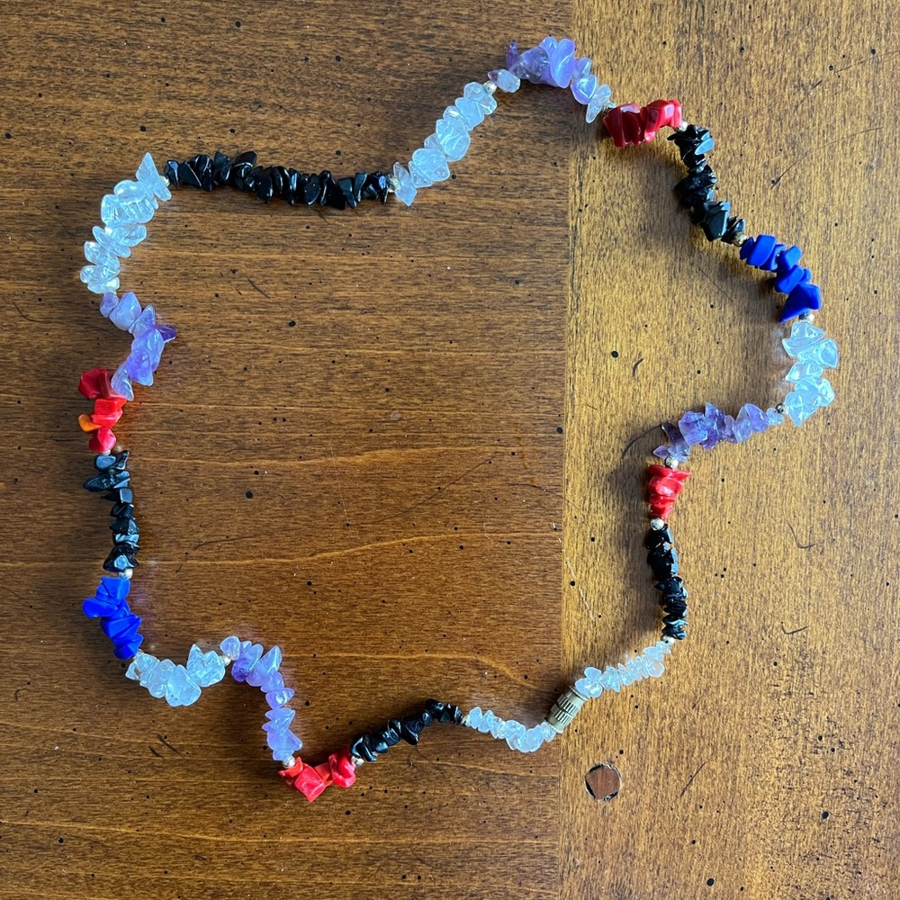 Free with purchase -    Multicolore Stone Chip Necklace